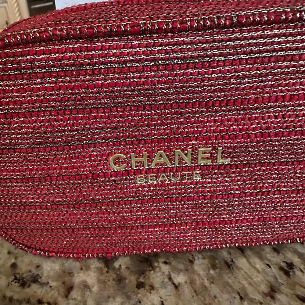 Chanel Beauté Red and Silver and gold  Cosmetic Case holiday 2022. New